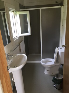 Bungalow, Beach View | Bathroom | Shower, free toiletries, towels, soap - N Guembú Nature Resort (Malanza)