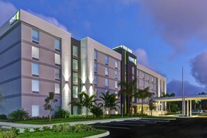 Exterior - Home2 Suites by Hilton West Palm Beach Airport, FL (West Palm Beach)