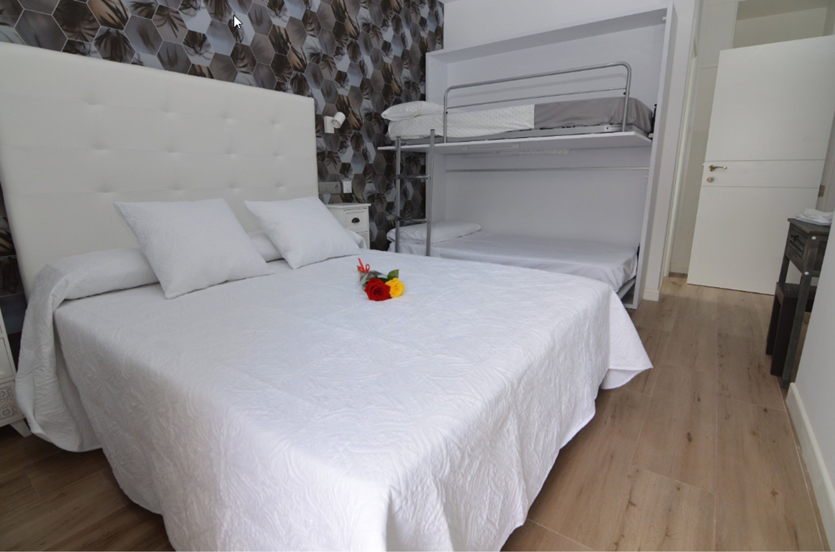 triple room | soundproofing, free wifi, bed sheets