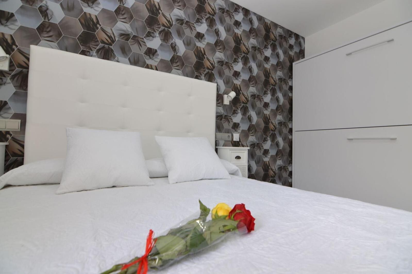 soundproofing, free wifi, bed sheets