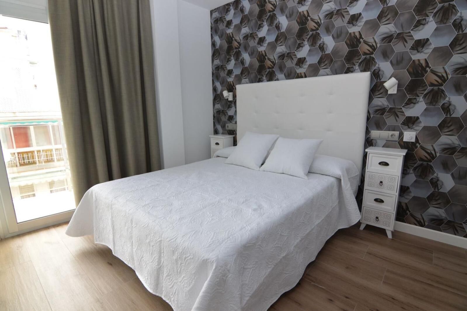 soundproofing, free wifi, bed sheets