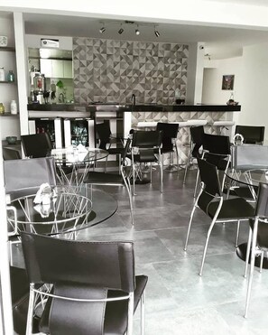 Café da manhã continental grátis todos os dias