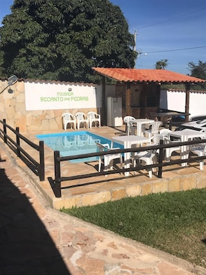 Outdoor pool - Pousada Recanto das Pedras (Serro)
