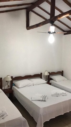 Family Room | Minibar, desk, free WiFi - Pousada Recanto das Pedras (Serro)