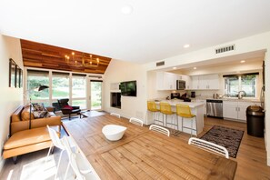 คอนโด, 4 ห้องนอน | ร้านอาหาร