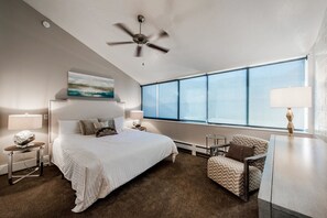 Condo, 2 habitaciones | 13 habitaciones, decoración personalizada y muebles diferentes