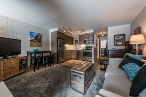 Living room - Park Avenue Condos By Identity Properties (Park City)