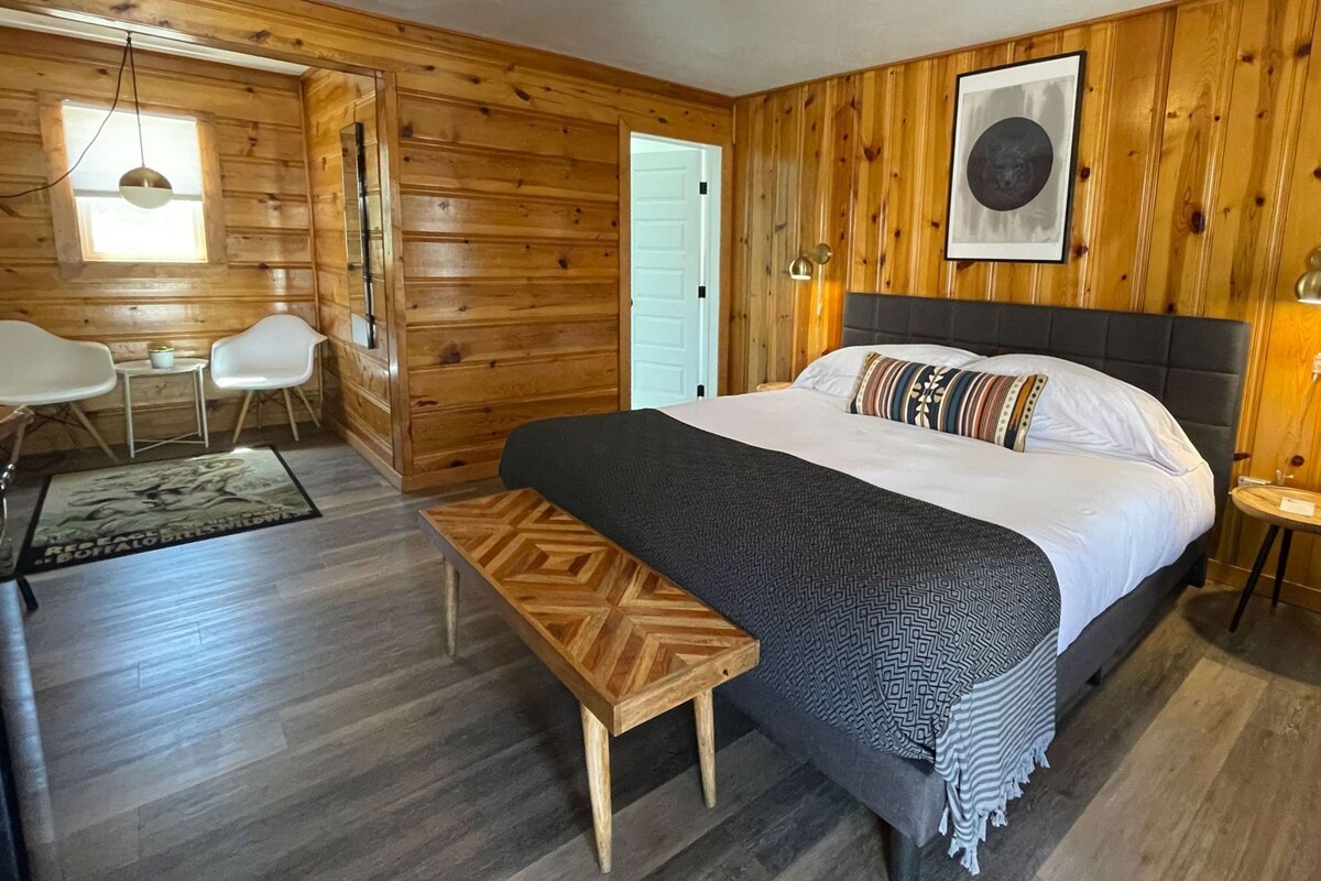 Blackout drapes, iron/ironing board, WiFi (free), bed sheets