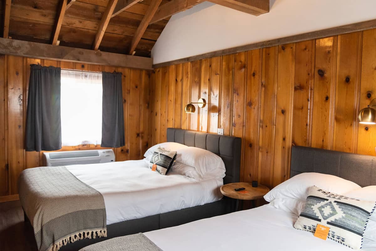 Cabin, Multiple Beds