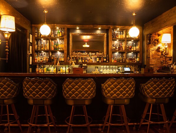 Cocktail bar