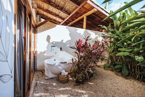 Garden Suite with Bathtub | Private spa tub - Smart Hotel Reserva Ilhabela (Ilhabela)
