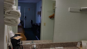 Standard Double Room, 2 Double Beds, Non Smoking | Bathroom | Hair dryer, towels