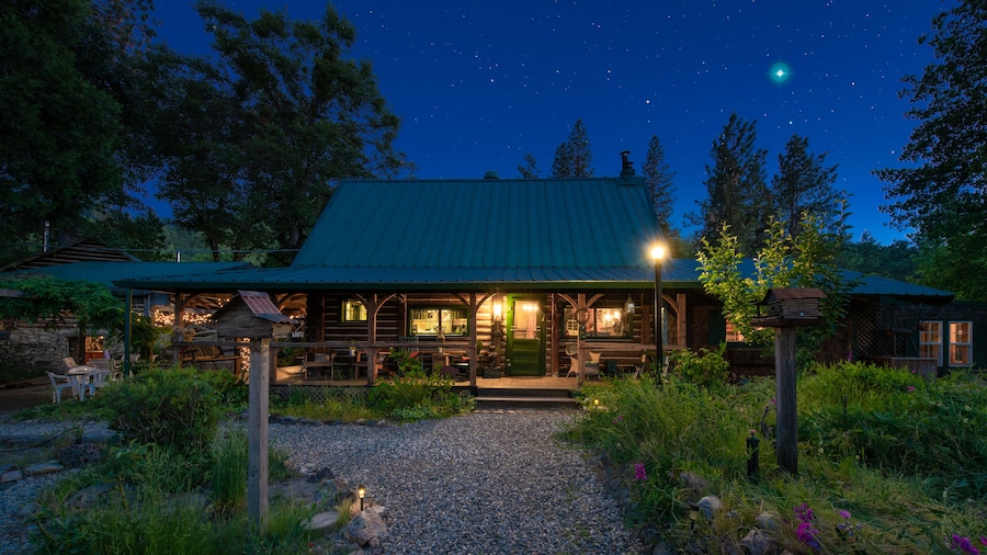The Davies Family Inn