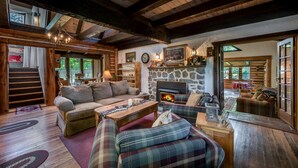 Family House, Multiple Beds | Living room - The Davies Family Inn (Placerville)