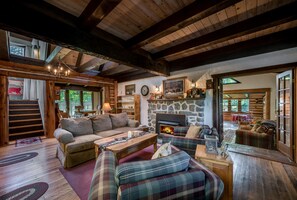 Casa família, várias camas | Sala de estar