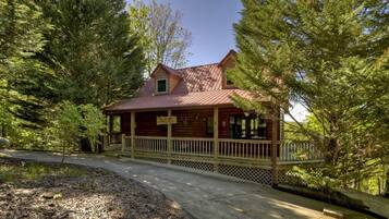 Cabin | Exterior