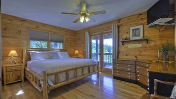 Cabin | 2 bedrooms, cribs/infant beds, free WiFi