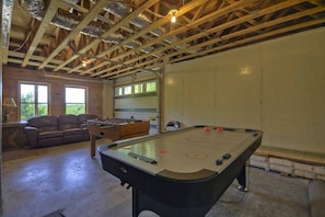 Cabin | Game room - Call of the Wild (Morganton)