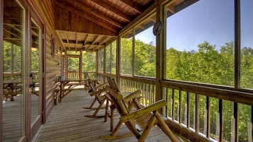 Cabin | Balcony