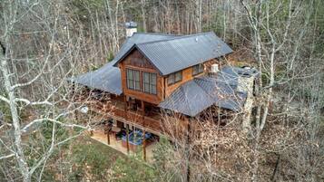 Cabin | Property grounds