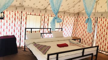 Basic Tent | Pillowtop beds, bed sheets
