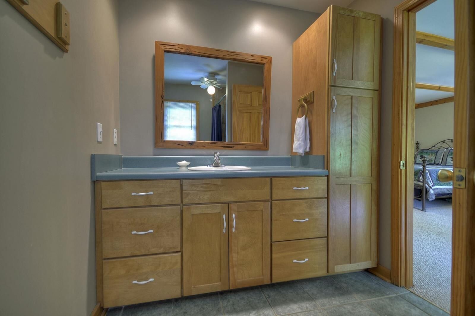 Cabin | Bathroom