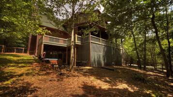 Cabin | Exterior