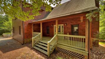 Cabin | Exterior