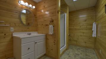 Cabin | Bathroom