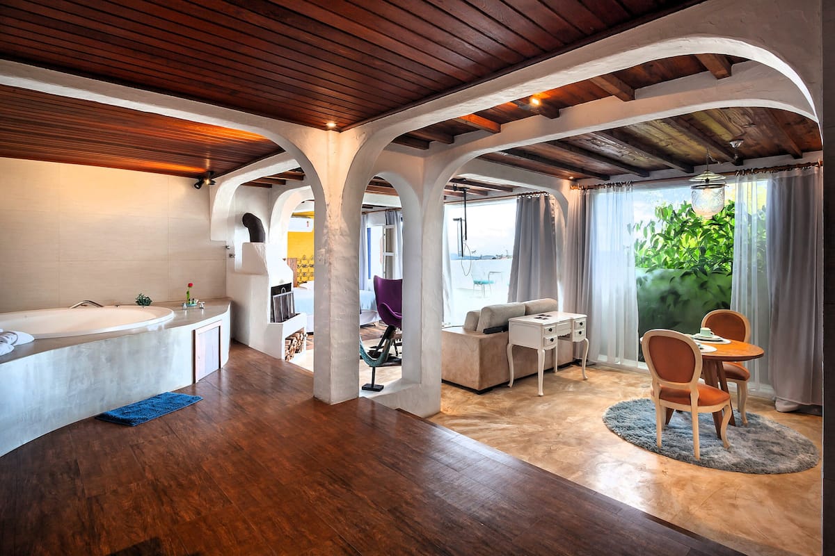 Loft Ilhas Gregas | 1 bedroom, premium bedding, pillow-top beds, minibar