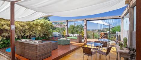 2 indoor pools, open 10:00 AM to 7:00 PM, pool umbrellas, sun loungers