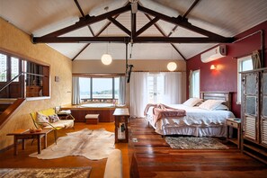 Loft Estrada Real | 고급 침구, 필로우탑 침대, 미니바, 각각 다른 스타일의 인테리어