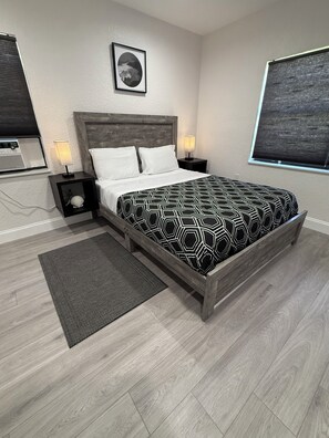 1 slaapkamer, een strijkplank/strijkijzer, wifi, beddengoed