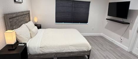 1 habitación, tabla de planchar con plancha, wifi y ropa de cama