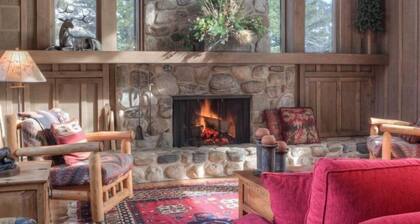 Big Sky - Twin Antler Hideaway