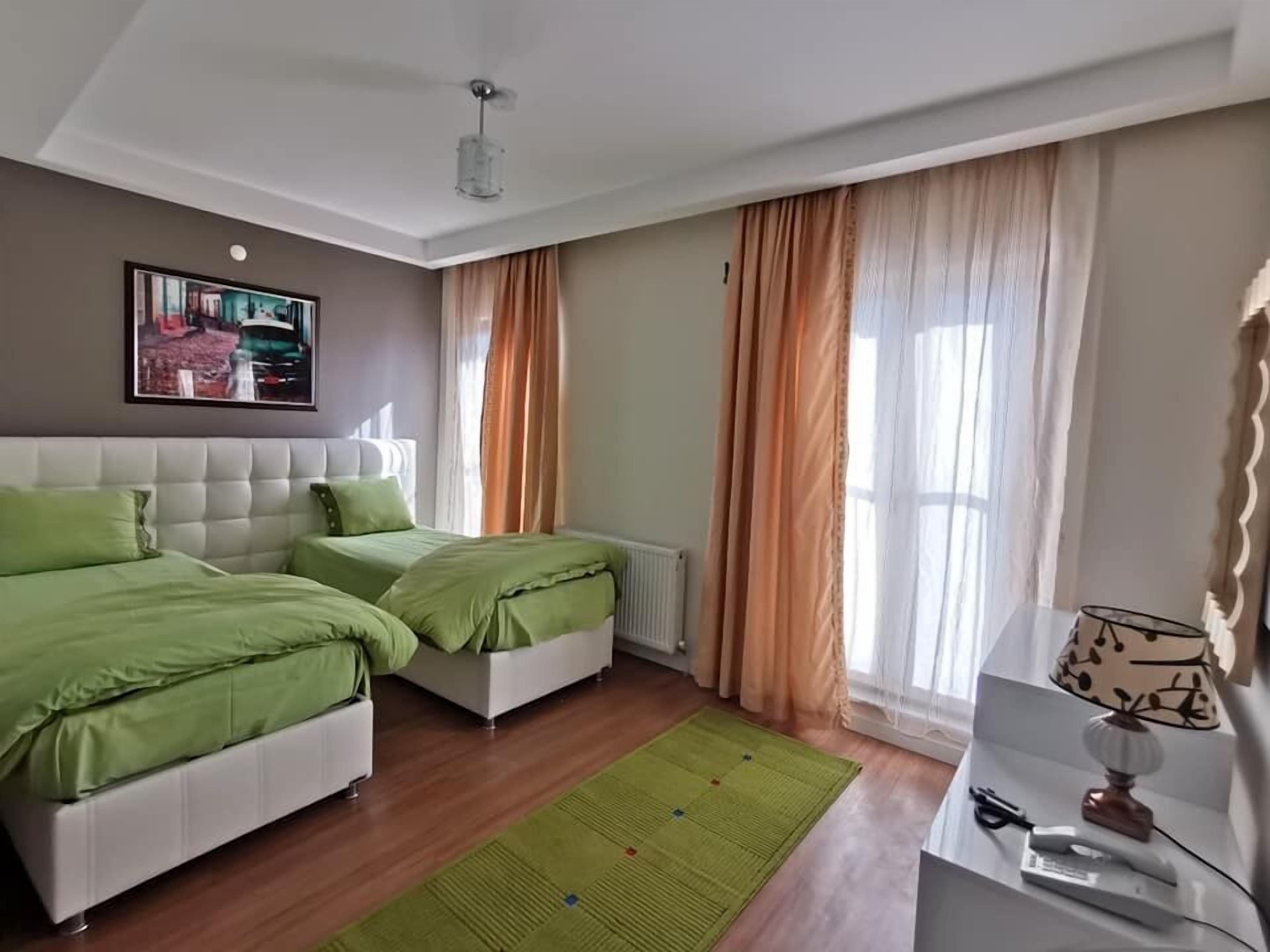 Dreibettzimmer | Minibar, kostenloses WLAN, Bettwäsche