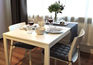 Dining - Cozy apartment with Wi-Fi in a quiet location! (Dielmissen)