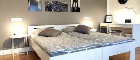 1 bedroom, desk, iron/ironing board, WiFi