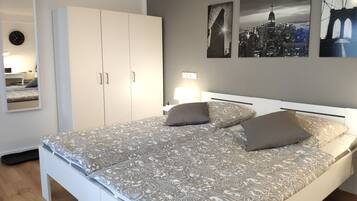 1 Schlafzimmer, Schreibtisch, Bügeleisen/Bügelbrett, WLAN