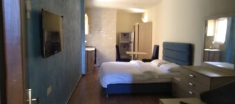 Two bedroom apartment very close city center and market and garden &beach