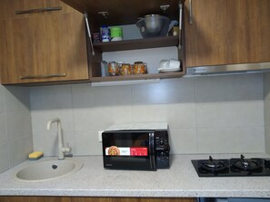 ميكروويف، مستلزمات طهي/أطباق/أوعية