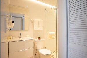 Shower, rainfall showerhead, hair dryer, shampoo
