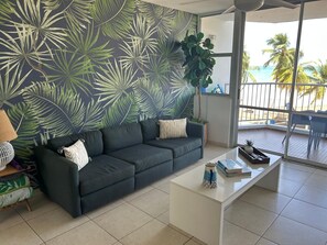 TV, Netflix, streaming services, offices