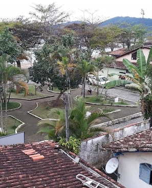 المنطقة المحيطة بالمنشأة