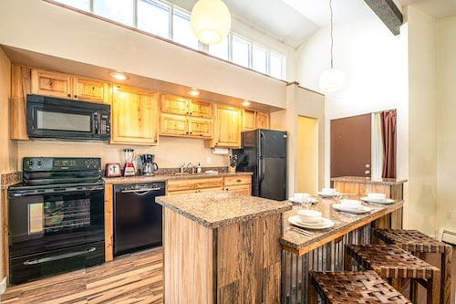 Gold Camp Silver Strike Condo: On Shuttle Route