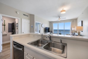 Interior - 1 BR King, Bonus Sleeping Room Queen, 2 BA with private balcony, BEACH SERVICE (Panama City Beach)