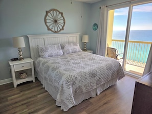 2 bedrooms, iron/ironing board, free WiFi, bed sheets - 1 BR King, Bonus Sleeping Room Queen, 2 BA with private balcony, BEACH SERVICE (Panama City Beach)