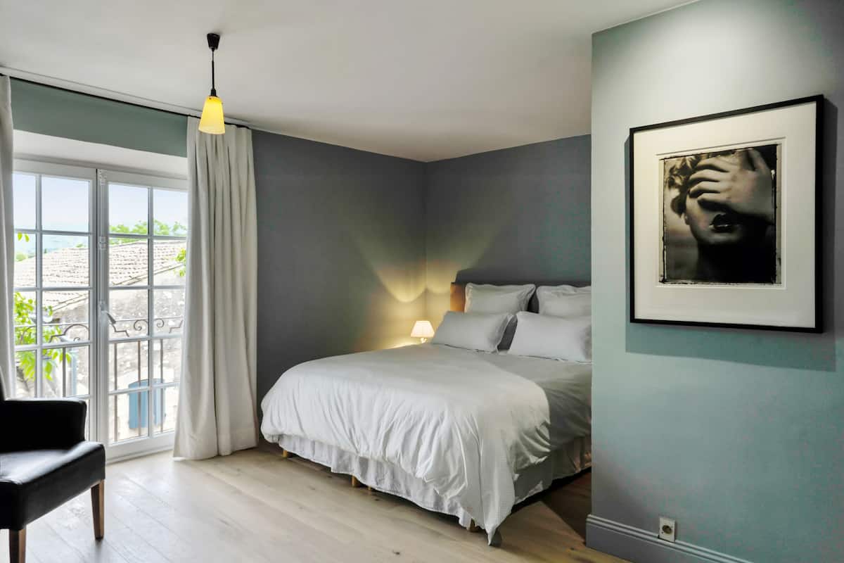 Double Room (César) | Blackout drapes, soundproofing, WiFi (free), individually decorated