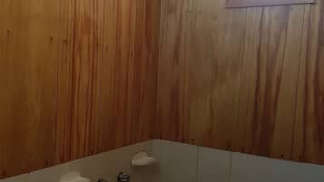 Family Quadruple Room | Bathroom