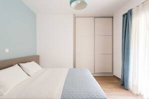 1 habitación, tabla de planchar con plancha, wifi y ropa de cama 